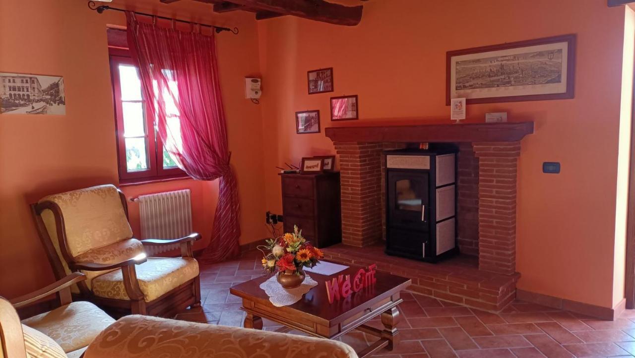 La Collina Dei Franchi Panzió Camporgiano Kültér fotó