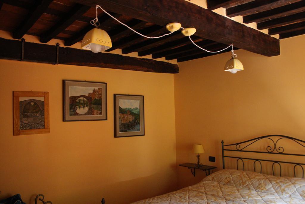 La Collina Dei Franchi Panzió Camporgiano Szoba fotó
